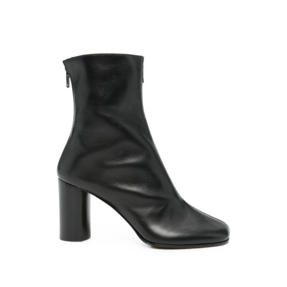 Phoebe Philo Women Tug Leather Ankle Boots